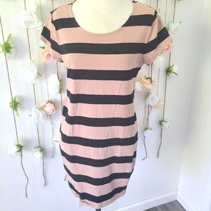 Short sleeve stripe fitted dress